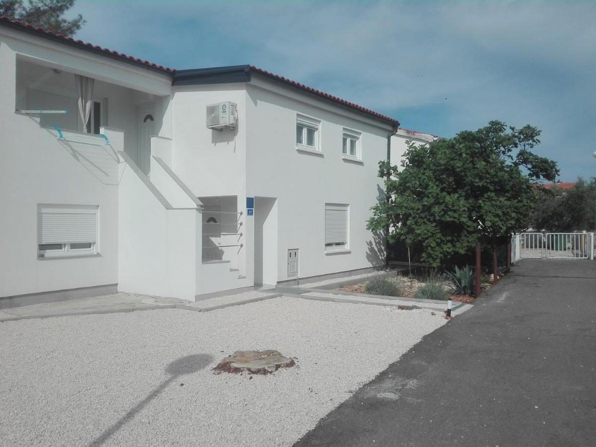Apartman Bunaric Vir Exterior foto