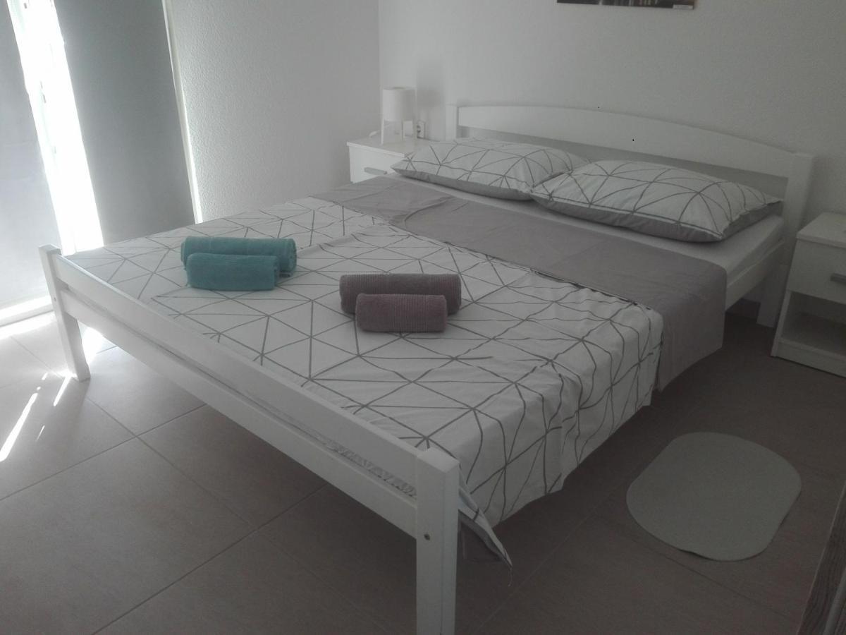 Apartman Bunaric Vir Exterior foto
