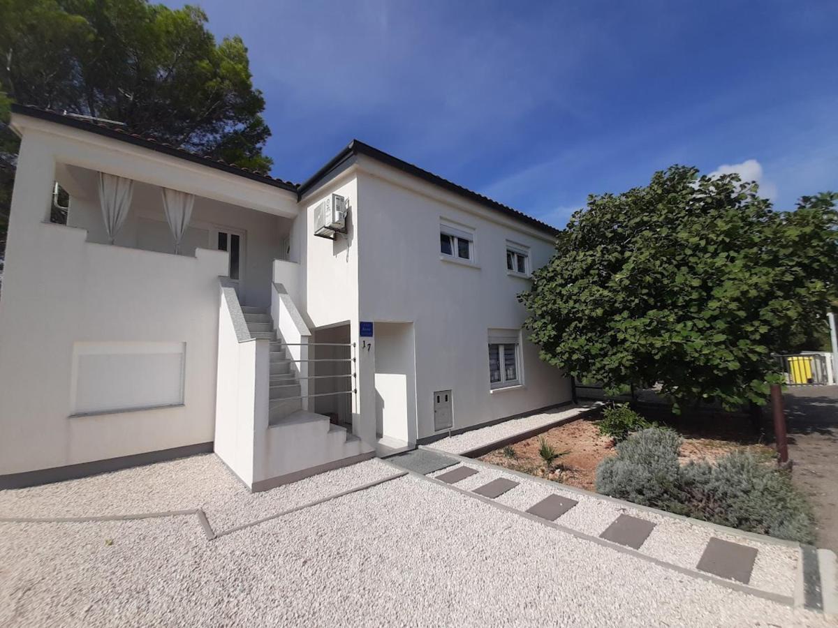 Apartman Bunaric Vir Exterior foto