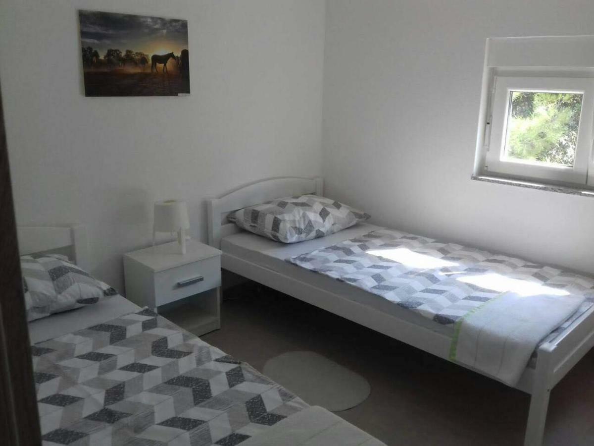Apartman Bunaric Vir Exterior foto