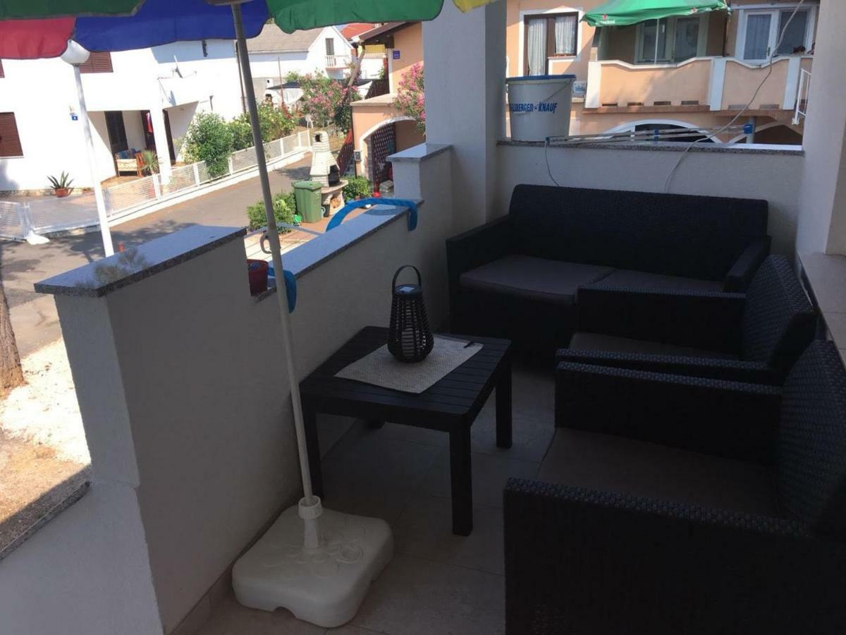 Apartman Bunaric Vir Exterior foto