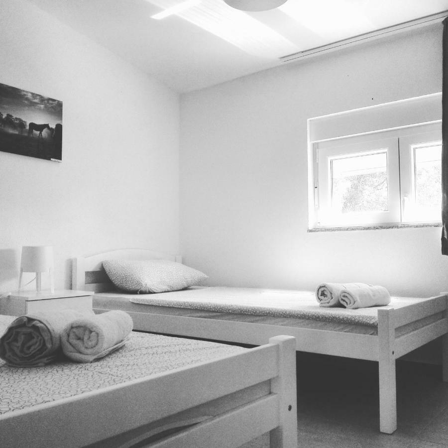 Apartman Bunaric Vir Exterior foto
